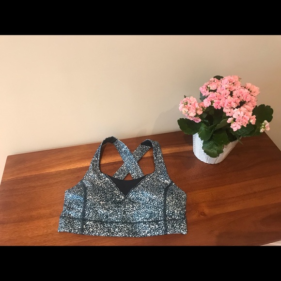 lululemon athletica Other - Like new Lululemon sports bra size 4
